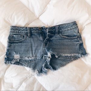 Bullhead Low rise Jean shorts